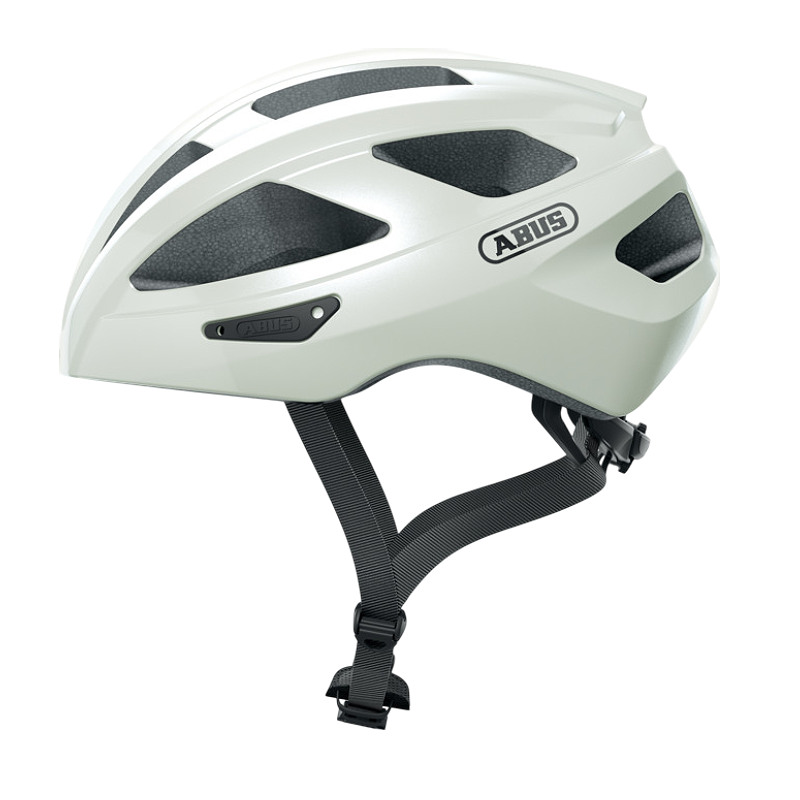 O ABUS Macator é a escolha inteligente para ciclistas que buscam um modelo esportivo versátil. Com a garantia de qualidade ABUS, ele oferece o equilíbrio perfeito entre proteção e conforto. Além do acolchoamento macio e excelente ventilação, o Macator se destaca por suas cores vibrantes, garantindo alta visibilidade e segurança no seu pedal